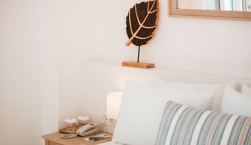 Habitación con 2 camas individuales, balcón