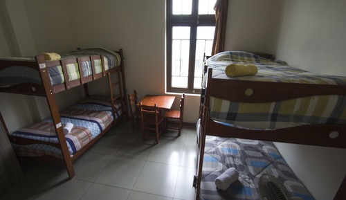 Dormitorio compartido, dormitorio mixto