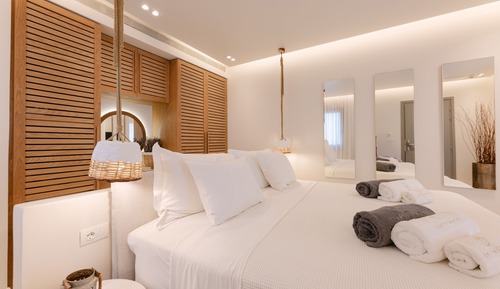Partial Sea View Room with Private Garden and Outdoor Hot Tub