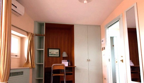 Habitación económica doble, vistas al mar (private bathroom not in room)