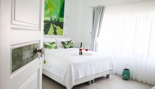 Standard Double Room (Gunbatisi)