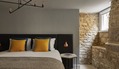 Suite, 1 cama de matrimonio grande (Underground Vaulted)