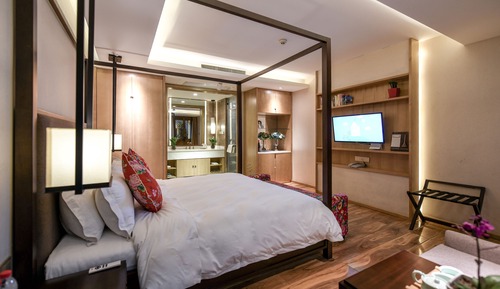 Habitación Deluxe, 1 cama de matrimonio grande (Free Train Station Pick Up)