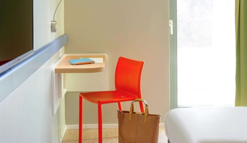 Habitación, varias camas