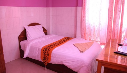 Habitación individual (with AC)