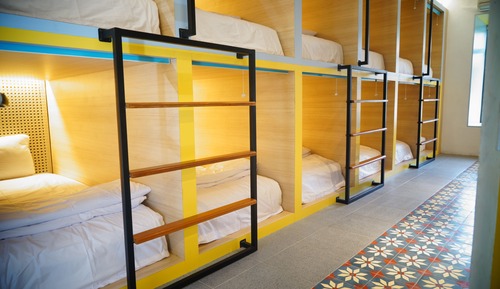 Dormitorio compartido estándar, dormitorio mixto, baño compartido