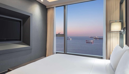 Grand Family Suite with Sea View