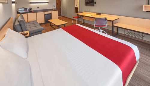 Habitación superior, 1 cama de matrimonio grande con sofá cama
