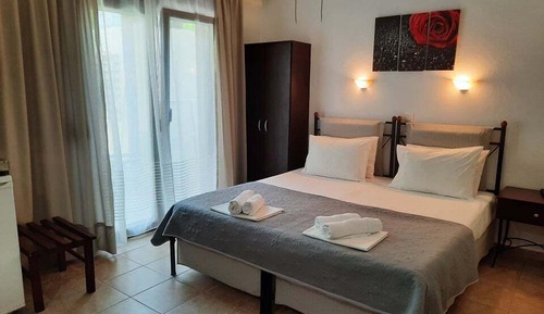 Estudio (2 Adults)