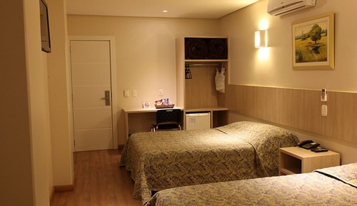 Quarto Duplo