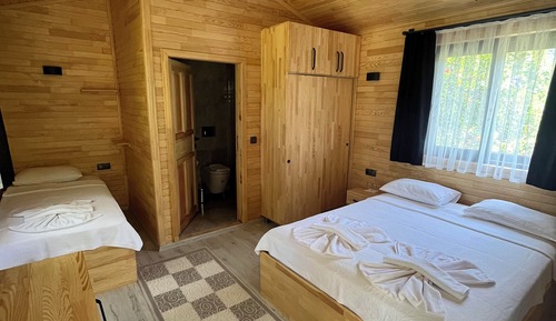 Casa en un árbol estándar, varias camas