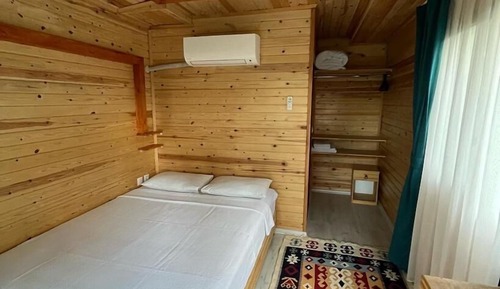 Casa en un árbol, 1 cama doble