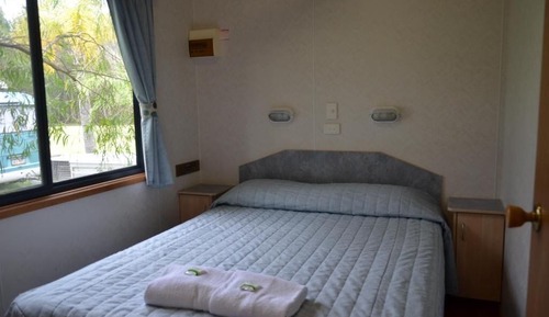 Villa (Queen)