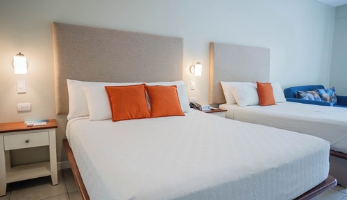 Room S25 (Garden View)