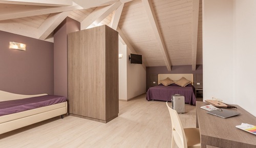 Suite, bañera de hidromasaje, vistas al mar