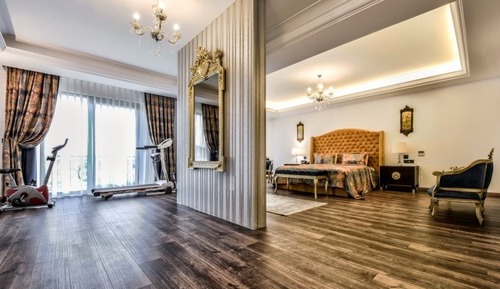 Suite Royal, 1 cama de matrimonio con sofá cama, bañera de hidromasaje