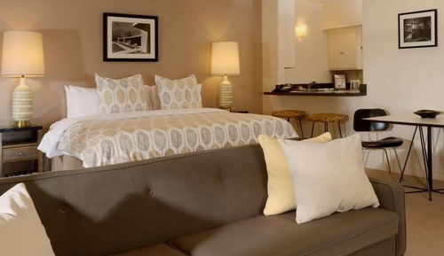 Suite de lujo, junto a la piscina