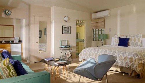 Habitación, 1 cama de matrimonio grande, junto a la piscina
