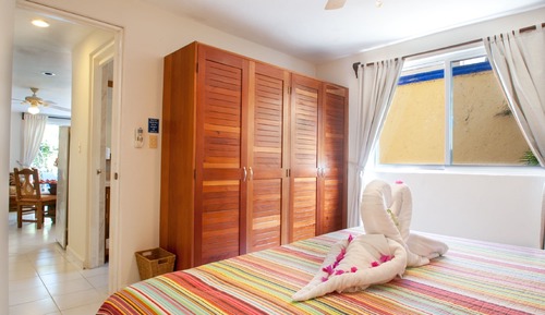 Large One Bedroom Apartment with King bed & Sofa bed