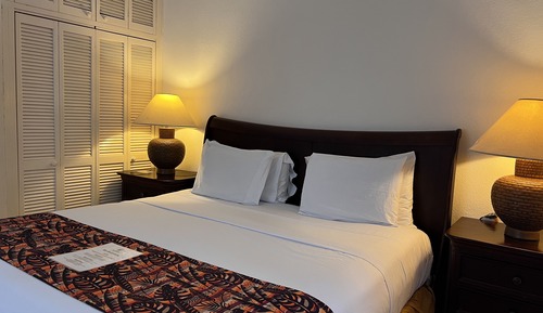 Habitación superior, 1 cama de matrimonio grande, vistas al jardín, planta baja