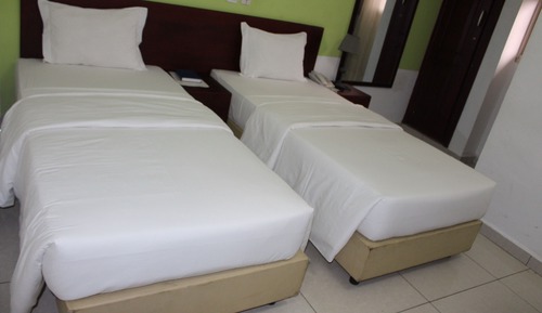 Habitación clásica con 2 camas individuales
