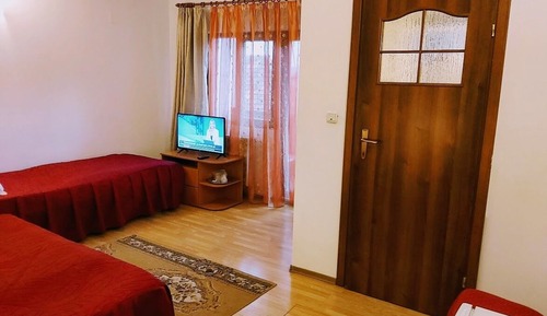 Habitación triple, vistas a la colina