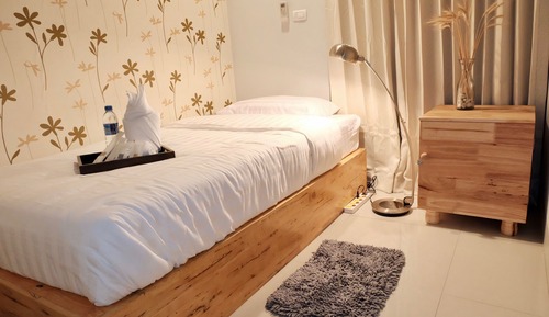 Dormitorio compartido, solo para mujeres, no fumadores, vistas a la ciudad