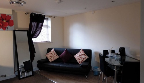 Estudio (Upstairs)
