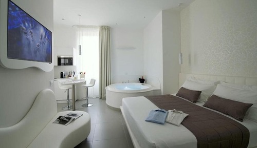 Estudio, bañera de hidromasaje
