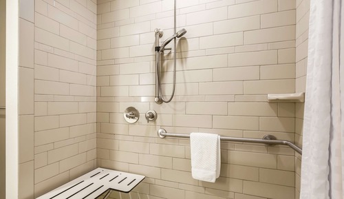 Suite, 2 camas de matrimonio, accesible para personas con discapacidad (Roll-In Shower)