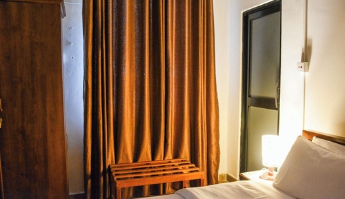 Habitación estándar doble, 1 cama de matrimonio, vistas a la montaña