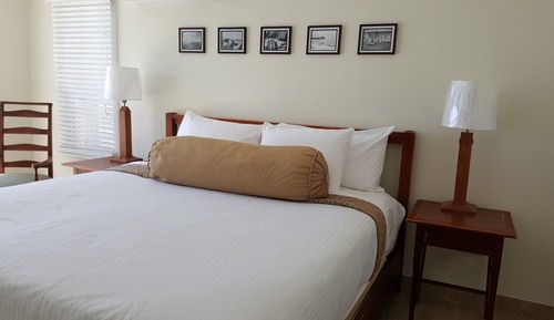 Suite estudio panorámica, 1 cama de matrimonio grande, balcón, junto a la piscina