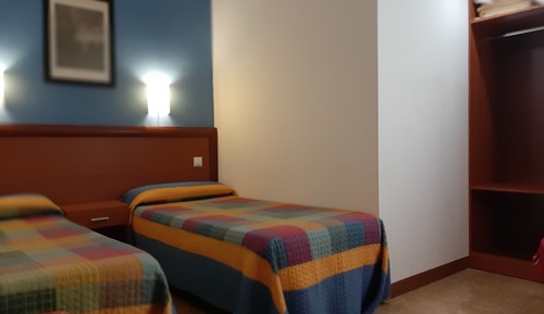 Habitación con 1 cama doble o 2 individuales