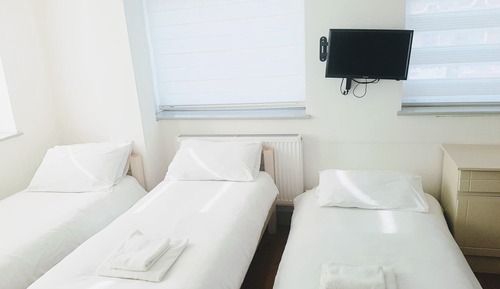 Habitación triple, baño privado
