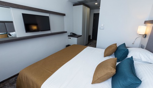 Habitación estándar, 1 cama de matrimonio grande, no fumadores, vistas a la piscina