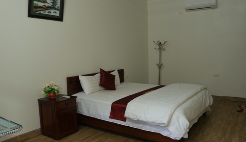 Habitación básica doble, 1 cama de matrimonio, baño privado, entresuelo
