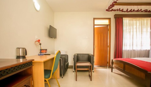 Habitación estándar doble, 1 cama de matrimonio, balcón, vistas a la ciudad