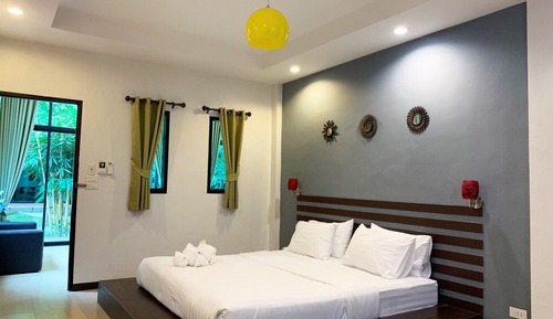 Family Room 1