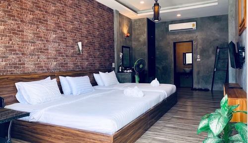 Pool Villa Triple Bed