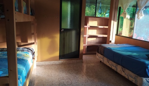 Habitación cuádruple Confort, varias camas