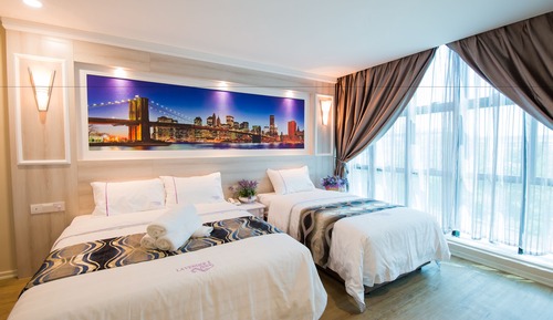 Habitación (VIP Room With Jacuzzi)