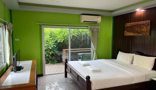 Casa de campo Confort, 1 cama doble, frigorífico y microondas, junto a la piscina