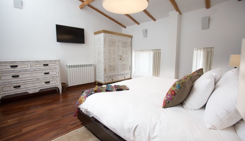 Suite Signature, 1 cama de matrimonio grande con sofá cama, vistas a la ciudad, en una planta alta