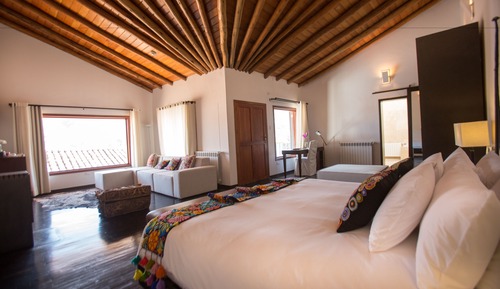Suite presidencial, 1 cama de matrimonio grande, vistas a la ciudad, en una planta alta