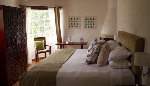 Superior Suite, Fireplace, Hill View