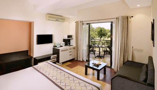 Estudio, vistas al jardín