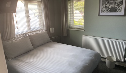 Habitación estándar con 1 cama doble o 2 individuales