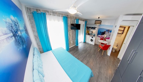 Estudio familiar, balcón (2 A)