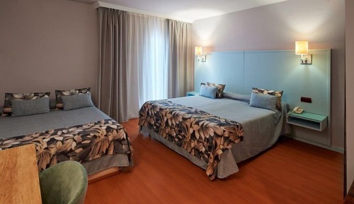 Habitación cuádruple, terraza