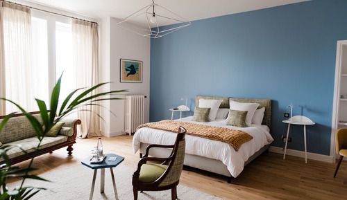 Habitación superior con 1 cama doble o 2 individuales, vistas al parque